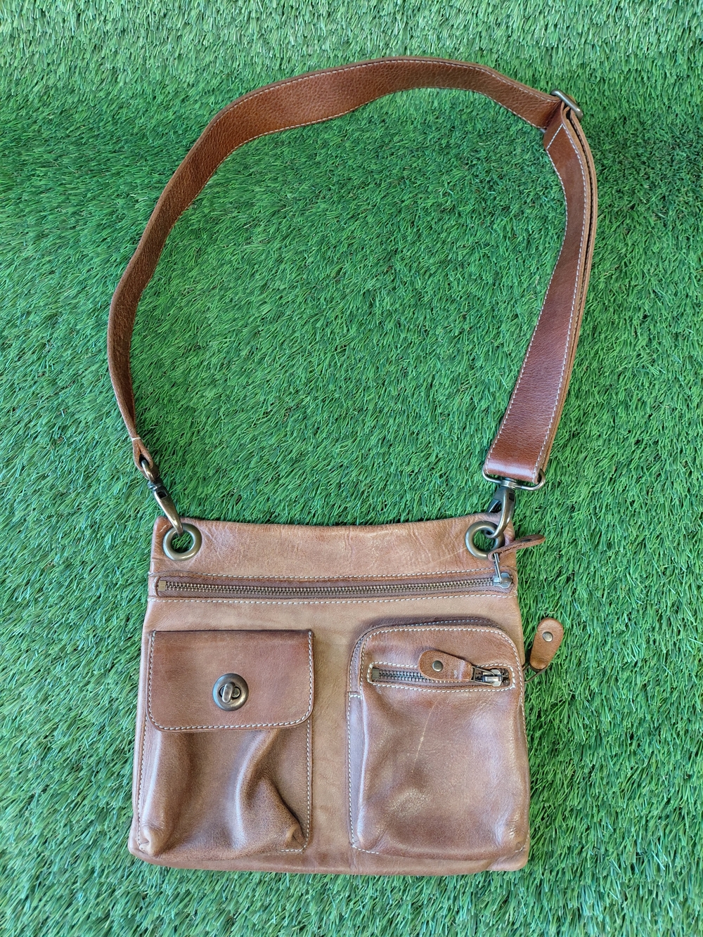Roots Brown Leather Villager Tribe Crossbody Bag Satchel Brown Made In Canadá - Picture 15 of 15